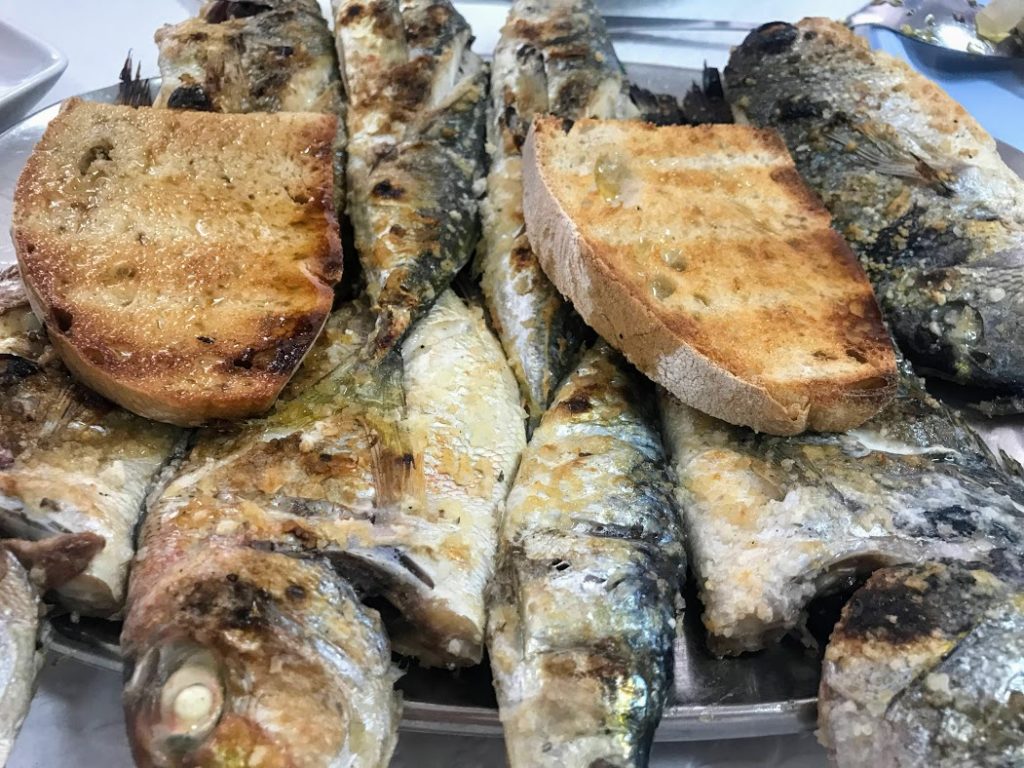 Sardinas-and-bread-with-olive-oil-1024x768