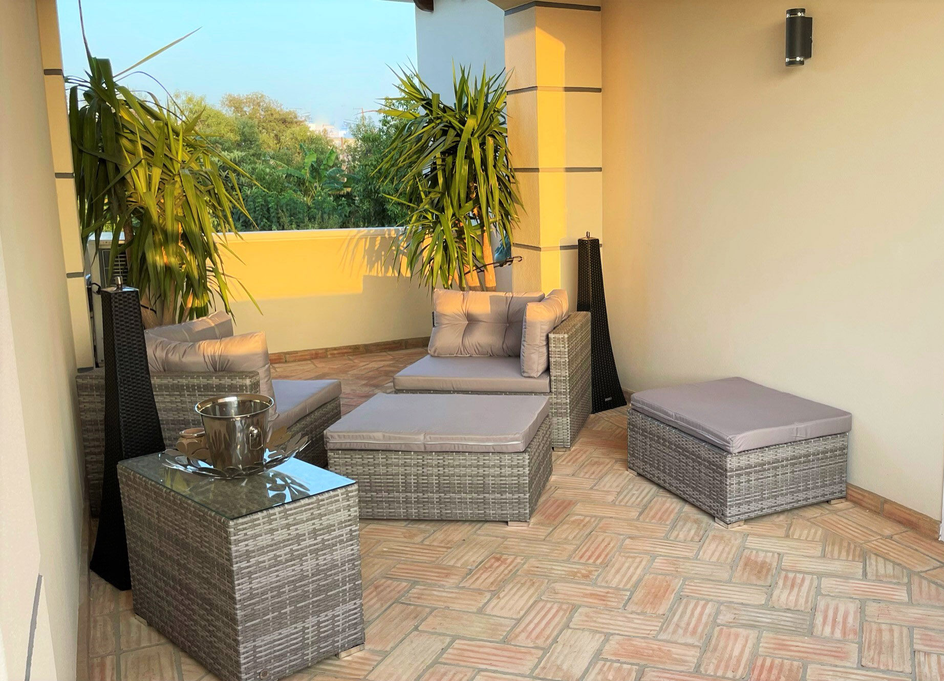 villa Cascata upstairs terrace