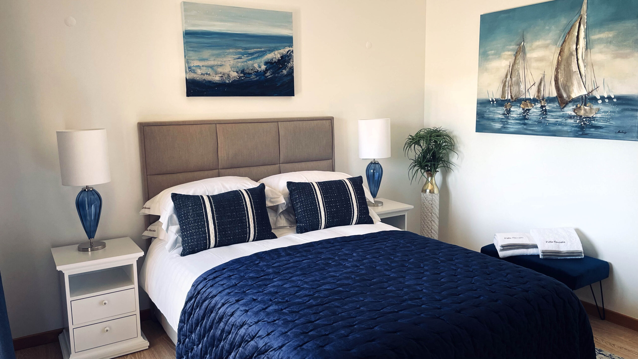 villa cascata blue bedroom